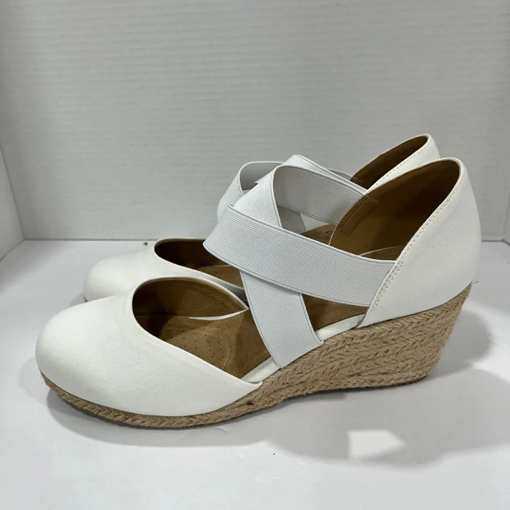 Easy Street Pari‎ Espadrille Wedges. Size: 10W. Color: White